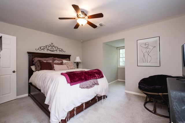 51 Saint Thomas Court, Little Rock, AR 72211