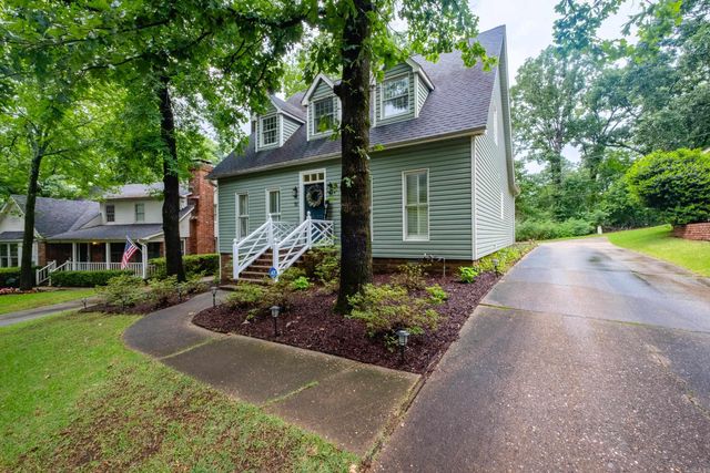 51 Saint Thomas Court, Little Rock, AR 72211