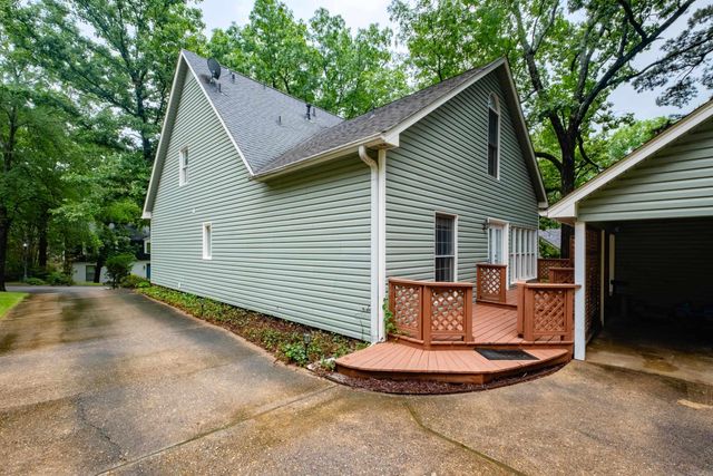 51 Saint Thomas Court, Little Rock, AR 72211