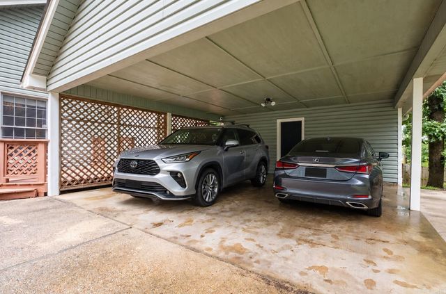 51 Saint Thomas Court, Little Rock, AR 72211