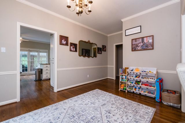 51 Saint Thomas Court, Little Rock, AR 72211