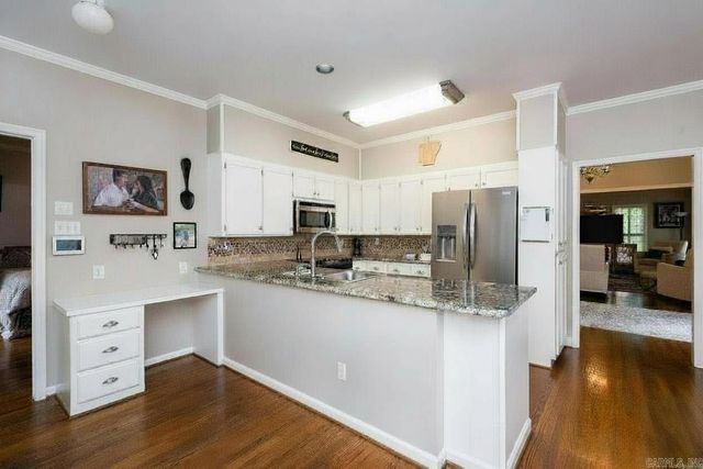 51 Saint Thomas Court, Little Rock, AR 72211