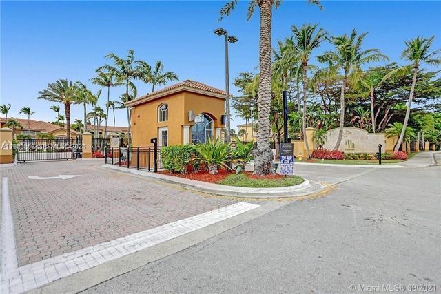 9640 NW 2nd St 5-105, Pembroke Pines, FL 33024