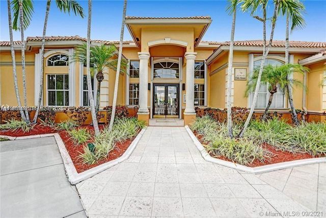 9640 NW 2nd St 5-105, Pembroke Pines, FL 33024