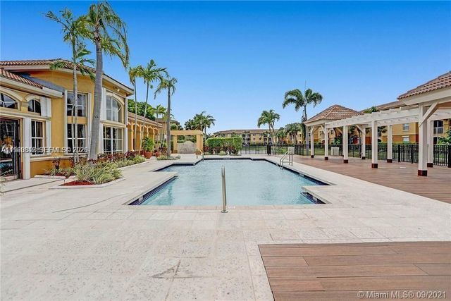 9640 NW 2nd St 5-105, Pembroke Pines, FL 33024