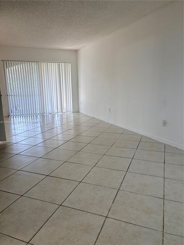9640 NW 2nd St 5-105, Pembroke Pines, FL 33024
