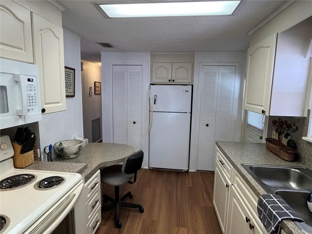 803 JOLANDA CIRCLE, Venice, FL 34285