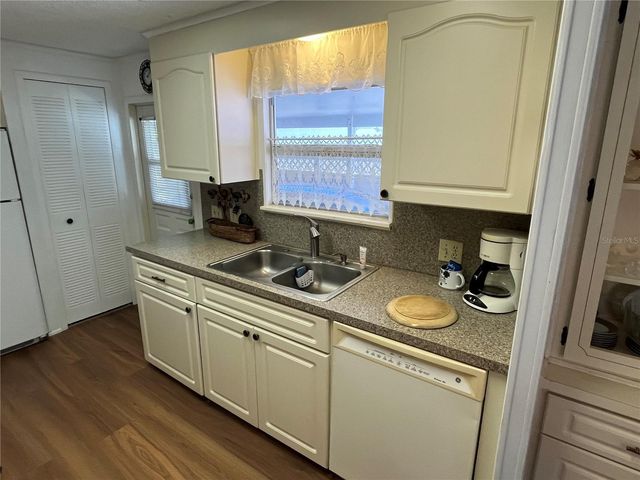 803 JOLANDA CIRCLE, Venice, FL 34285