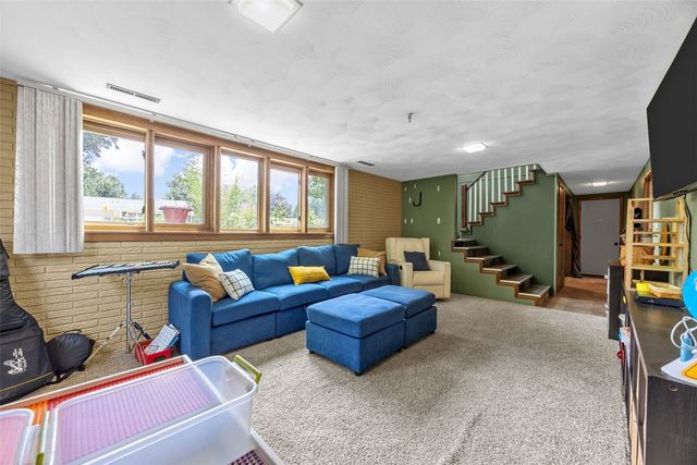 1950 McGowan Boulevard, Marion, IA 52302