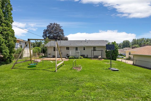 1950 McGowan Boulevard, Marion, IA 52302