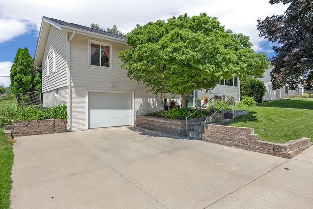 1950 McGowan Boulevard, Marion, IA 52302