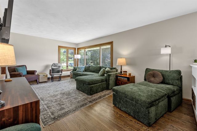 1950 McGowan Boulevard, Marion, IA 52302