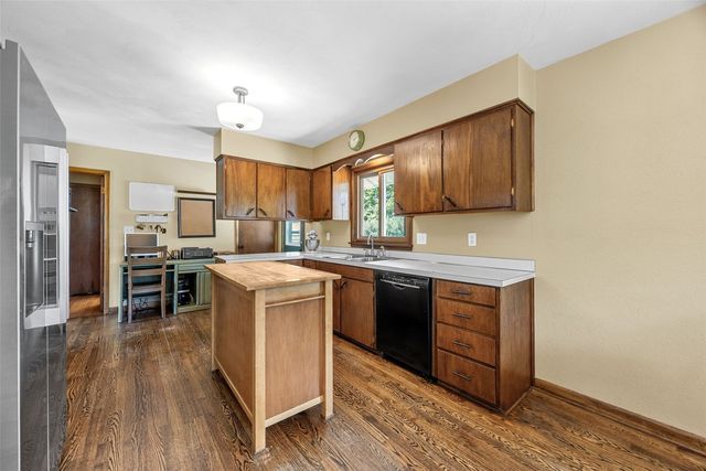 1950 McGowan Boulevard, Marion, IA 52302