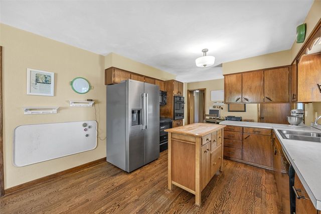 1950 McGowan Boulevard, Marion, IA 52302