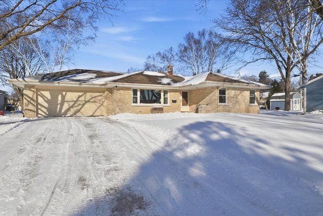 963 14th AVENUE, Grafton, WI 53024