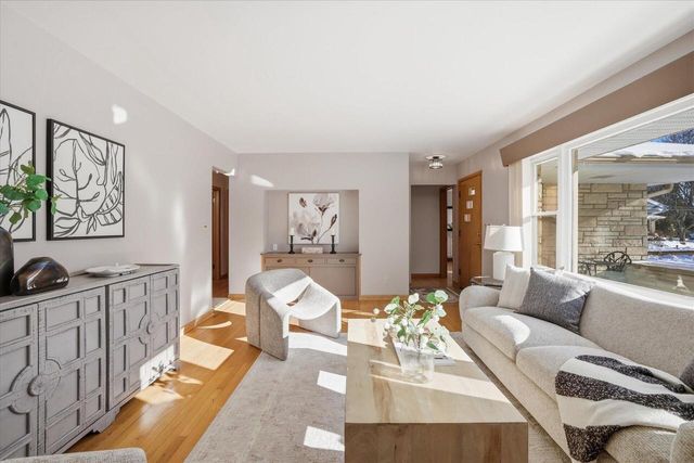 963 14th AVENUE, Grafton, WI 53024