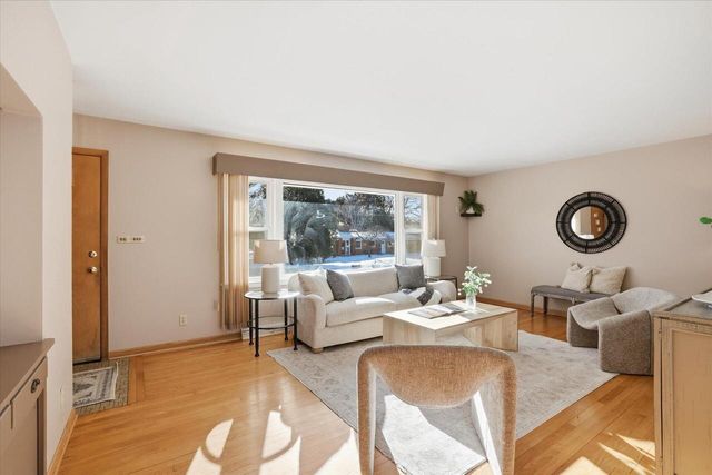 963 14th AVENUE, Grafton, WI 53024