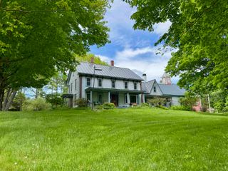 68 Doe Lane, Newbury, VT 05051