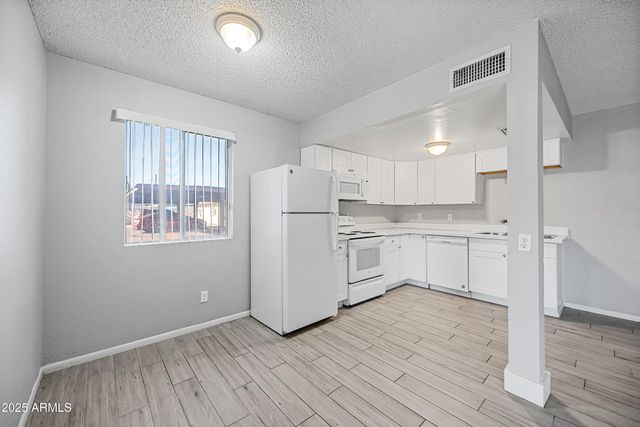 3445 E EARLL Drive 1, Phoenix, AZ 85018