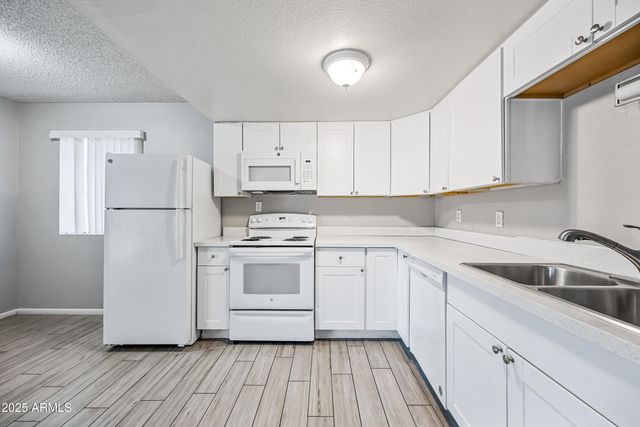 3445 E EARLL Drive 1, Phoenix, AZ 85018