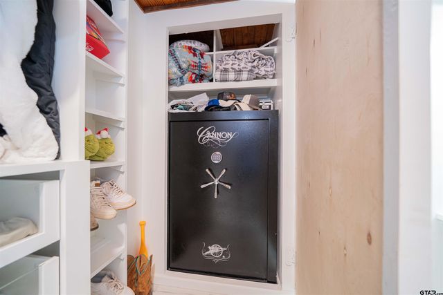 741 E Wilkins, Gladewater, TX 75647