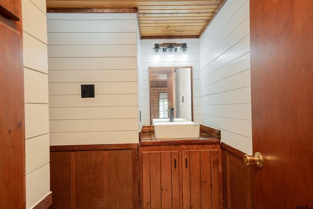 741 E Wilkins, Gladewater, TX 75647