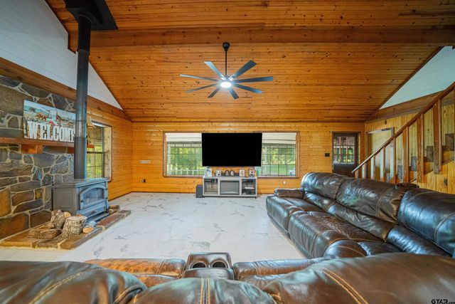 741 E Wilkins, Gladewater, TX 75647