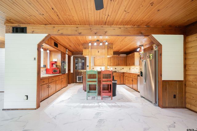 741 E Wilkins, Gladewater, TX 75647