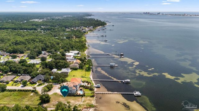 1709 Brooke Beach Dr, Navarre, FL 32566