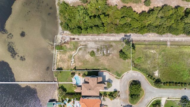 1709 Brooke Beach Dr, Navarre, FL 32566