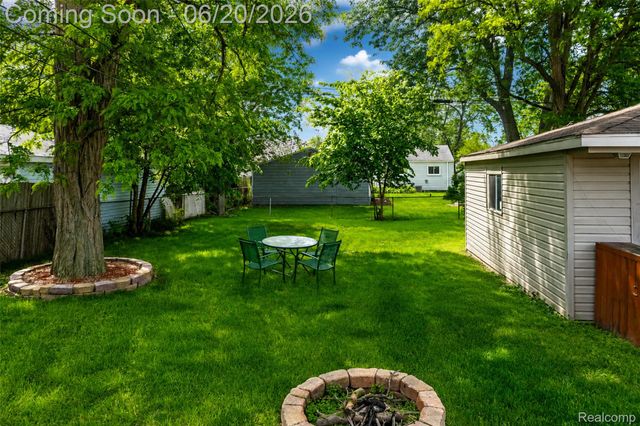 31539 Glen Street, Westland, MI 48186