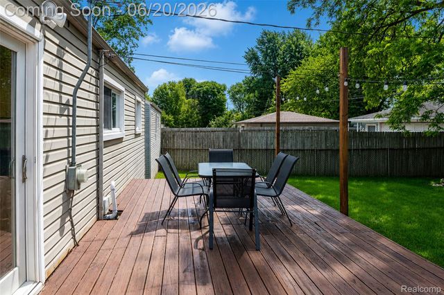 31539 Glen Street, Westland, MI 48186