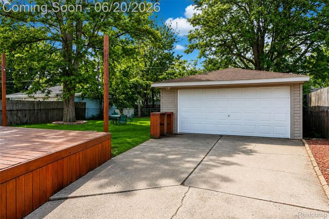31539 Glen Street, Westland, MI 48186
