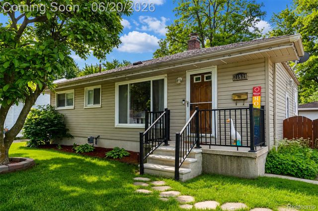 31539 Glen Street, Westland, MI 48186