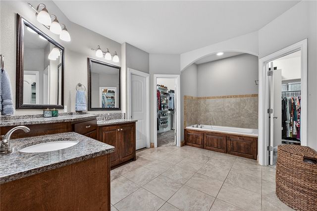 2003 NE Steinbeck Drive, Bentonville, AR 72712