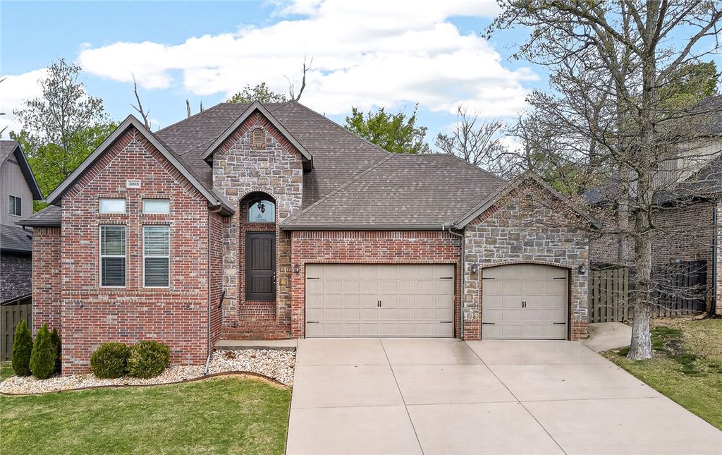 2003 NE Steinbeck Drive, Bentonville, AR 72712