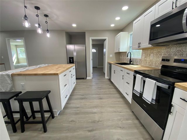 12704 LACEY DRIVE, New Port Richey, FL 34654