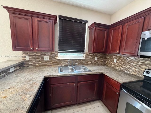 20715 NE 10th Ct 20715, Miami, FL 33179