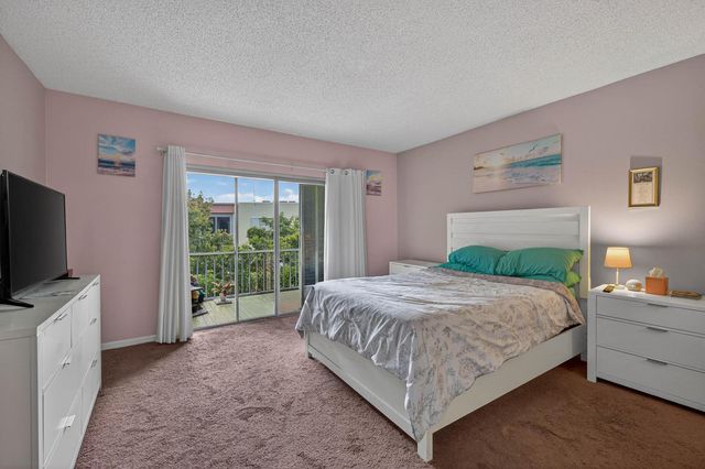 6731 Cypress Road 402, Plantation, FL 33317