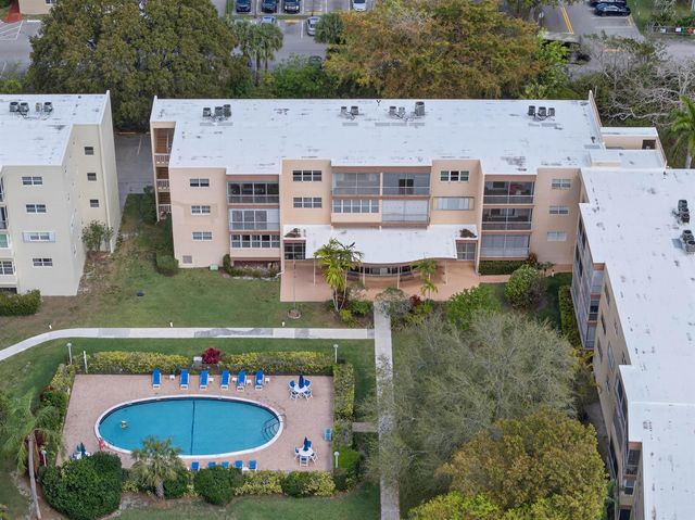 6731 Cypress Road 402, Plantation, FL 33317