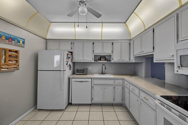 6731 Cypress Road 402, Plantation, FL 33317