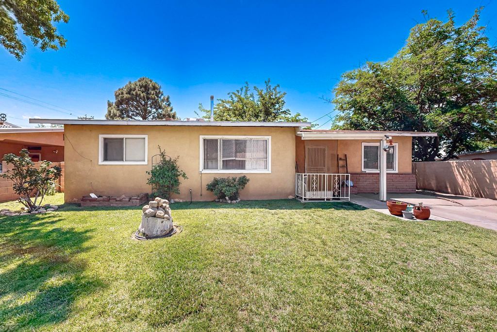 4011 Broadview Place NW, Albuquerque, NM 87107