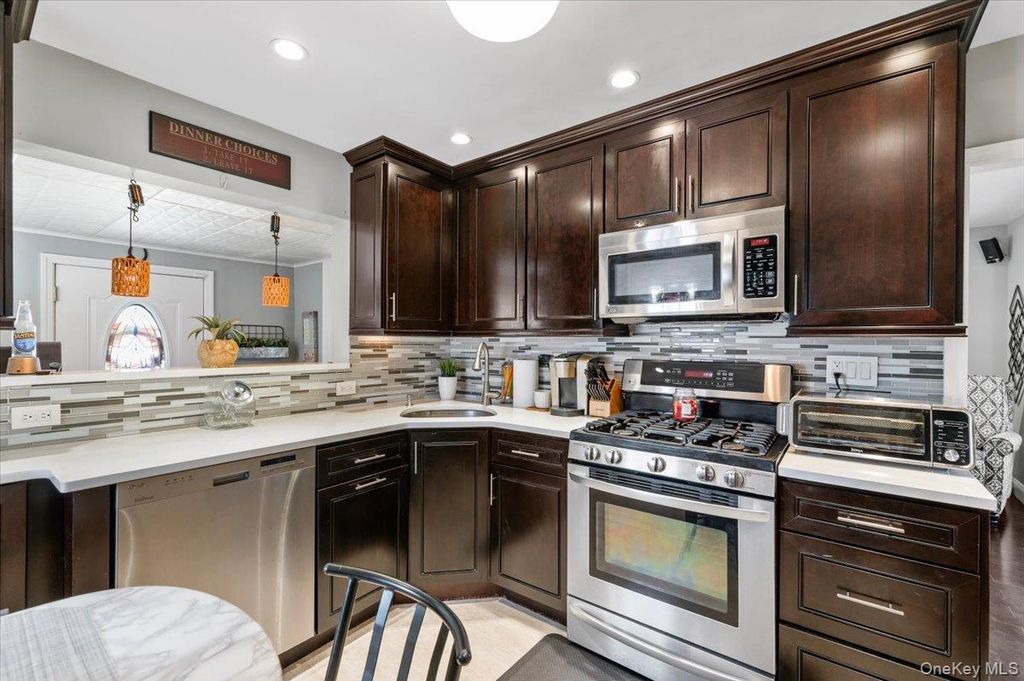 11 Belt Street, North Bellmore, NY 11710 — photo 5