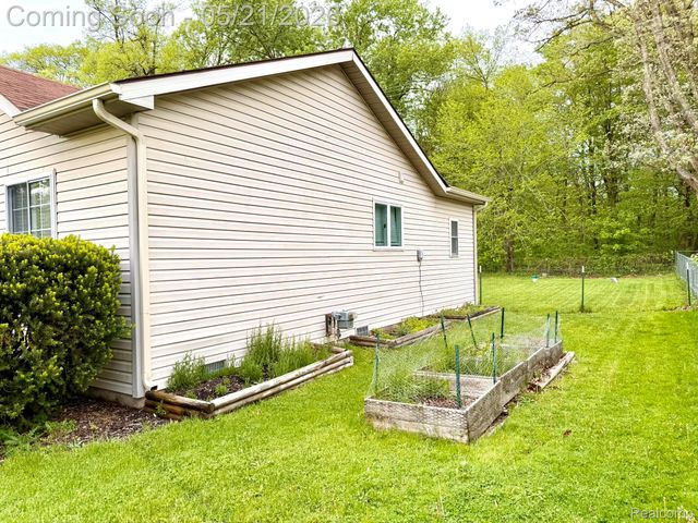 1673 Edwin Drive, Genoa Township, MI 48114