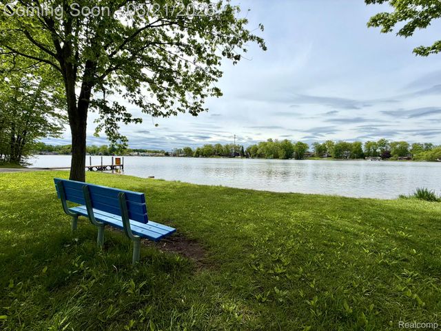1673 Edwin Drive, Genoa Township, MI 48114
