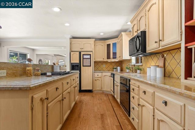 1555 Pleasant Hill Road, Lafayette, CA 94549
