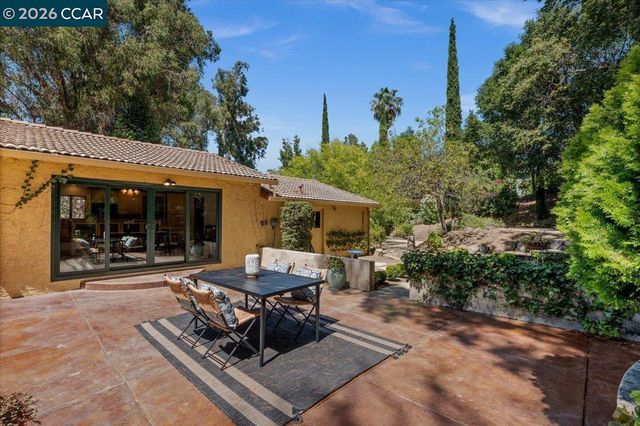 1555 Pleasant Hill Road, Lafayette, CA 94549