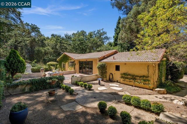 1555 Pleasant Hill Road, Lafayette, CA 94549