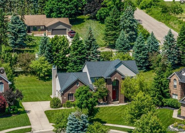25932 Cobblers Lane, Lyon Charter Township, MI 48178