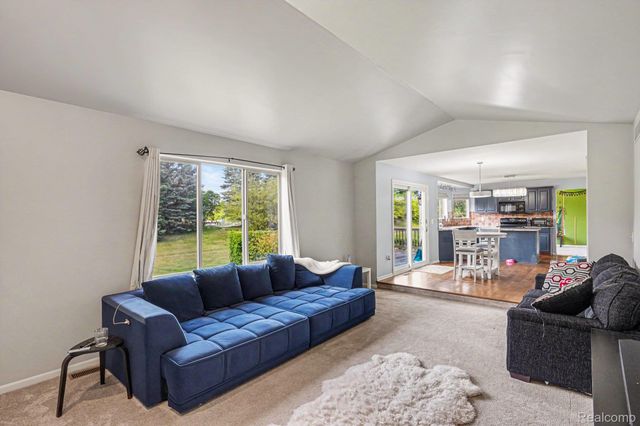 25932 Cobblers Lane, Lyon Charter Township, MI 48178